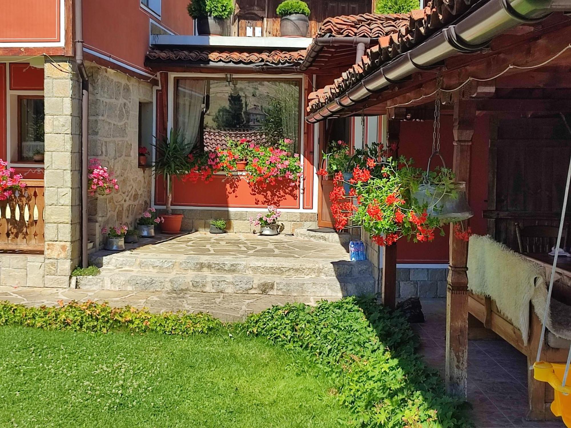 Радкината Къща Hotel Koprivshtitsa Ngoại thất bức ảnh